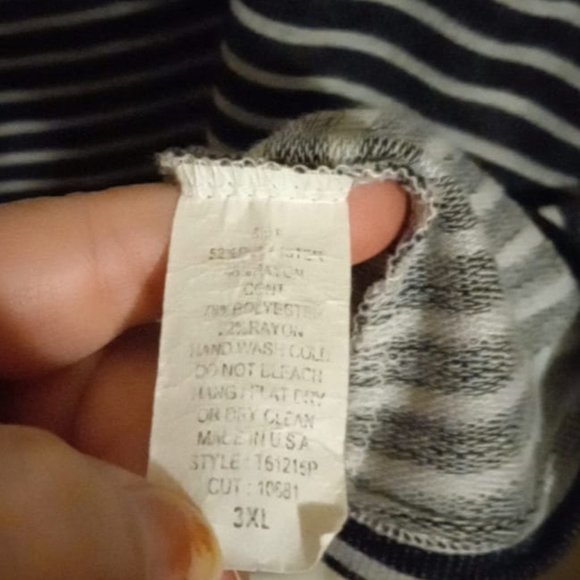 Aztec design top - Picture 2 of 4